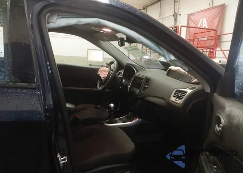 2019 Jeep Compass Sport 4X4 z USA, uszkodzony, nr VIN 3C4NJDAB8KT638920